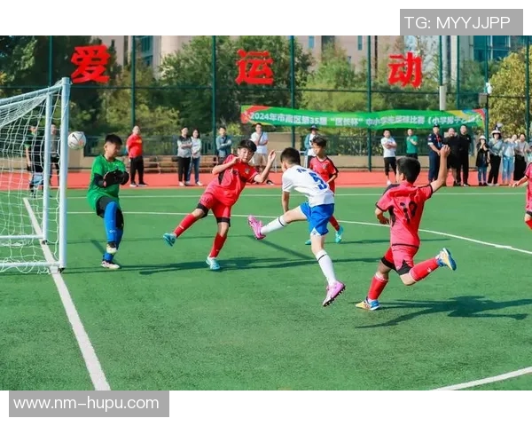 茂名足球球星家俊闪耀绿茵场逐梦拼搏谱写青春传奇 茂名足球球星家俊闪耀绿茵场逐梦拼搏谱写青春传奇